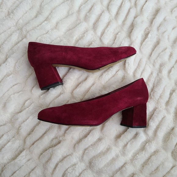 Bella Vita Shoes - New NIB Bella Vita Size 9.5 Wide 10 Red Suede Women's Block Heel Shoes